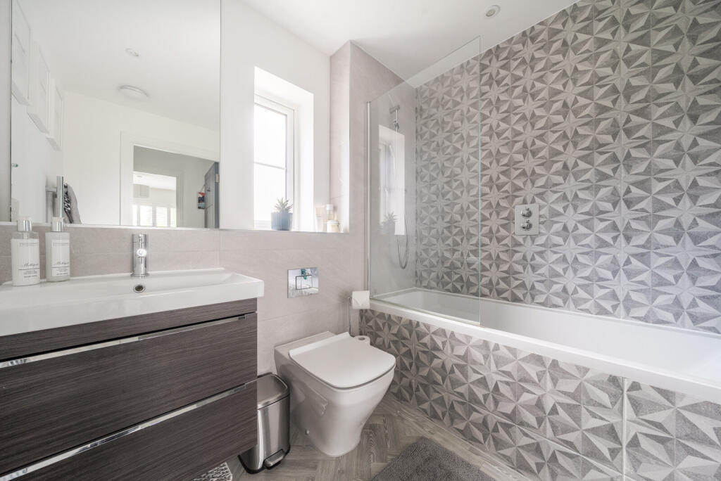 1296709-12-6839ad...