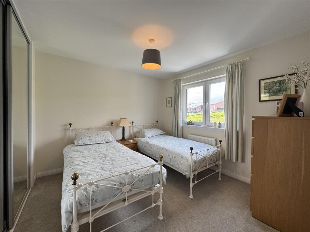 BEDROOM 2.JPG
