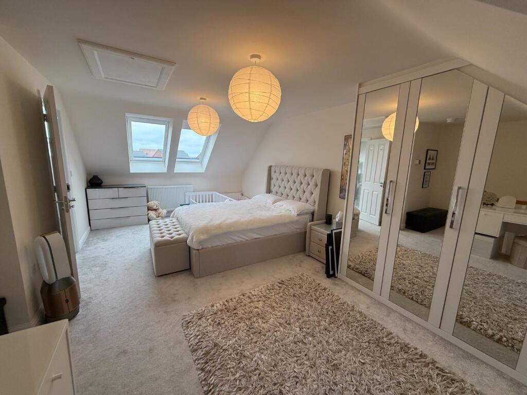 Bedroom 1.JPG