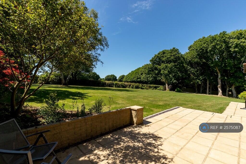 Garden Terrace / Rear Garden