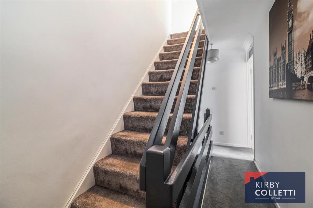 FIRST FLOOR LANDING