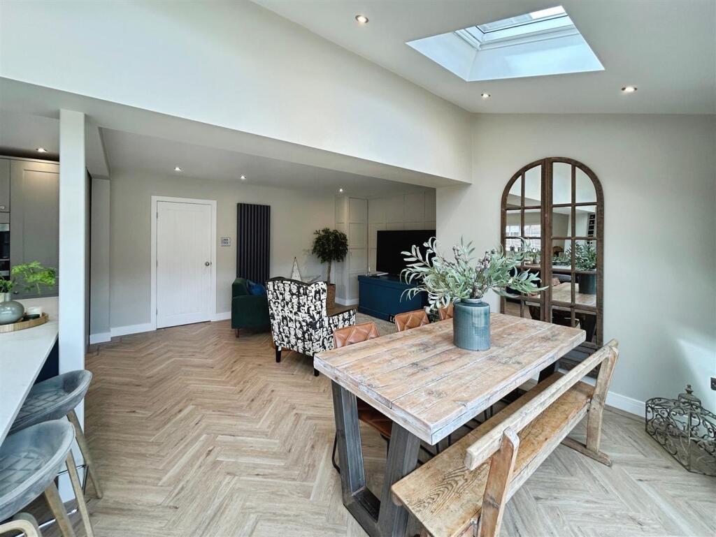 e366bce1--4C2B-965E-71B54AE349C4-55680-00002532244