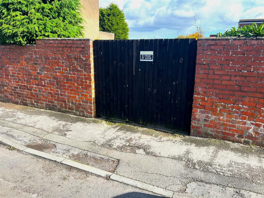 Rear Garden Car Access.jpg