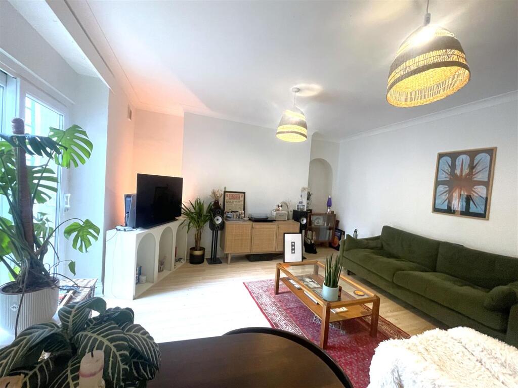 Liv 2 - Copy.jpg