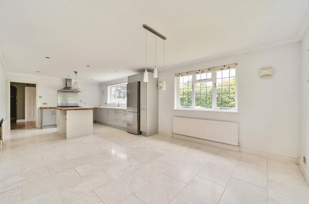 1315835-18-685d46...