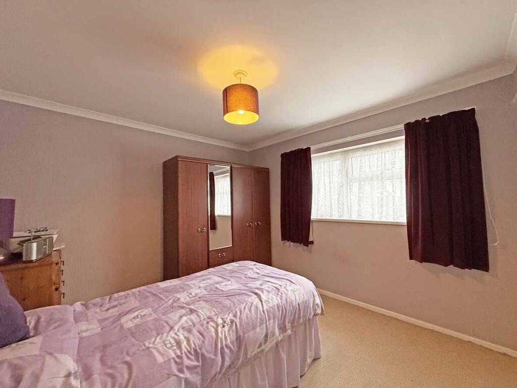 Selkirk Place 23 - Bed 2.jpg