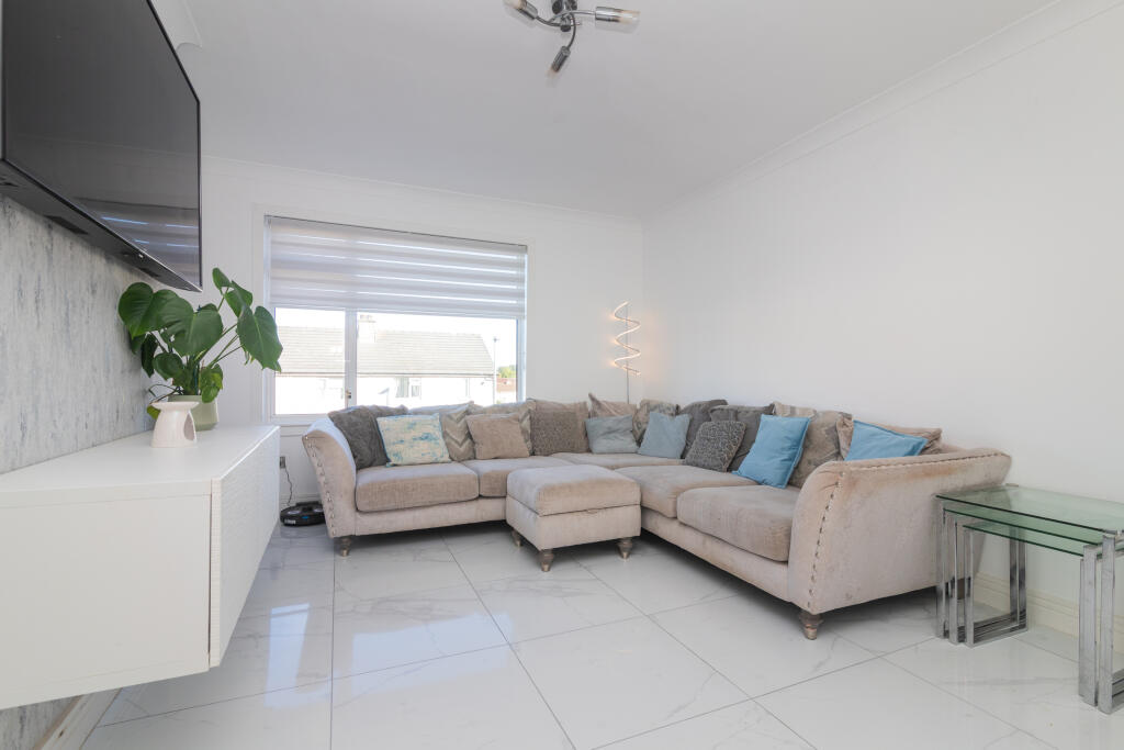 10 burnfoot crescent paisley pa2 8nr-9