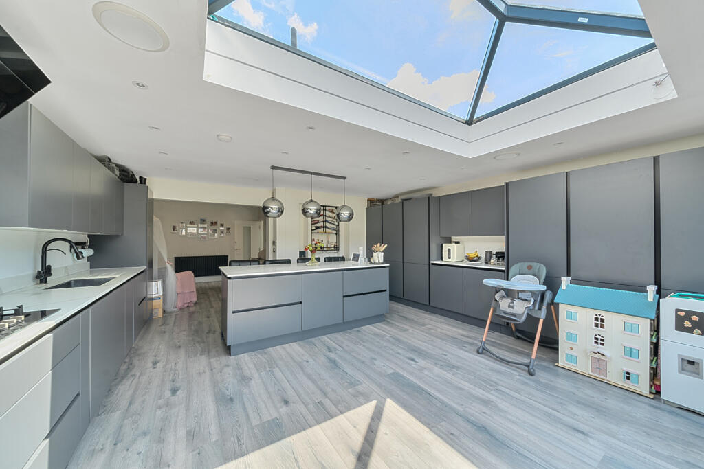 1306272-8-6852c6e...