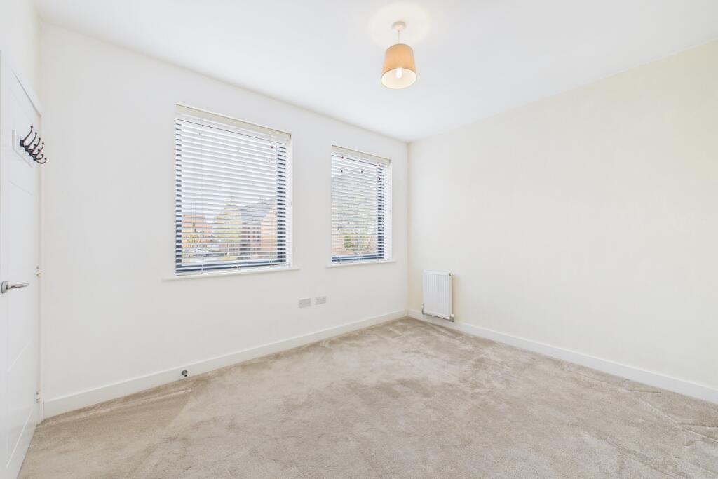 CAM03162G0-PR0365-STILL008