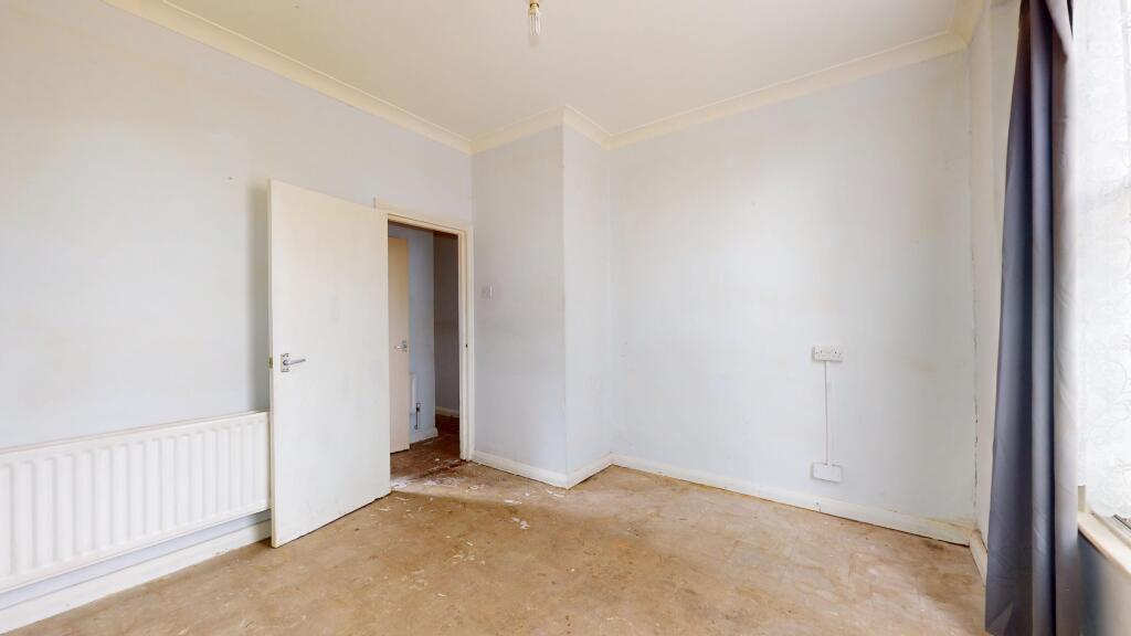 Flat A, 31 Buckingham Road, Islington, London, N1 4HY