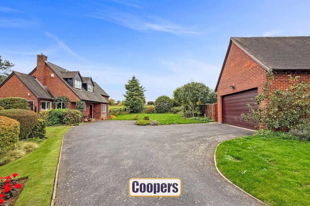 Driveway/Garage