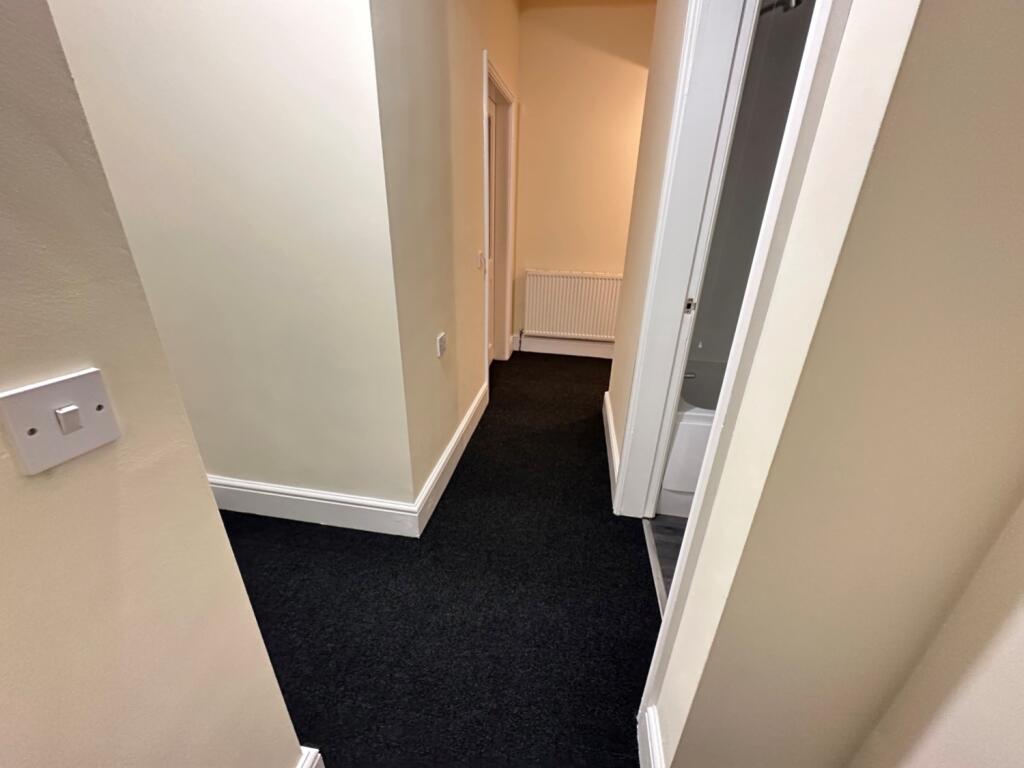 Lrg_Hallway