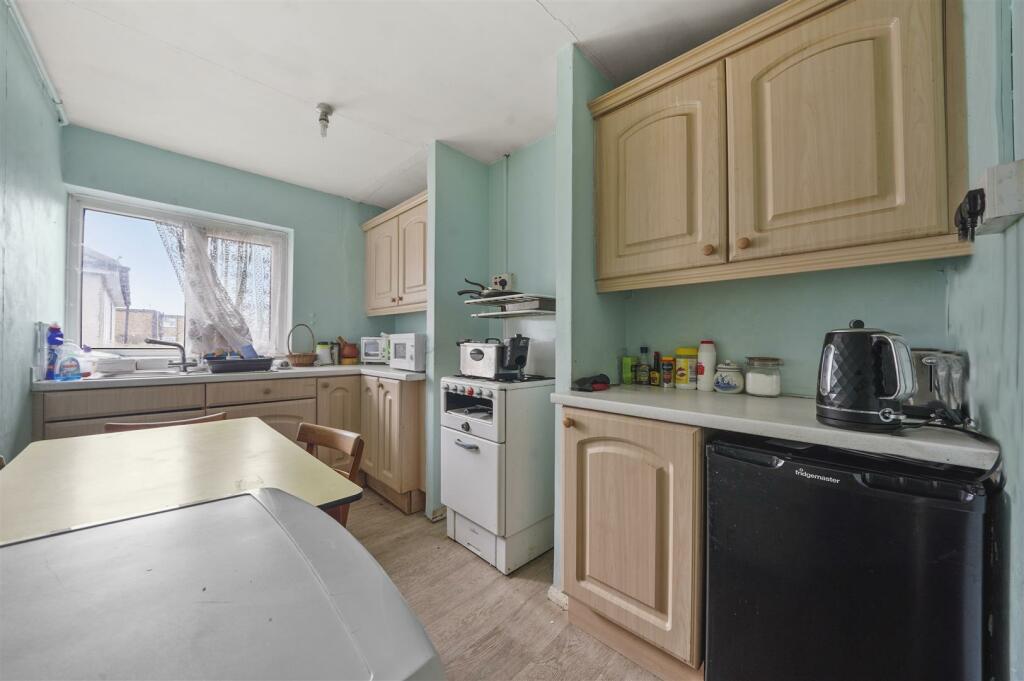 255A East Lane - 1bmgnisKpBqCi9V4oB4J.jpg