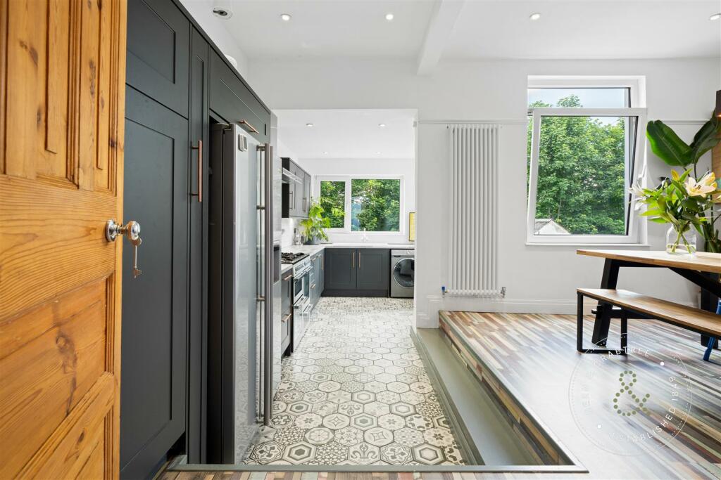 Clodien Avenue, Heath, hern crabtree (4).jpg