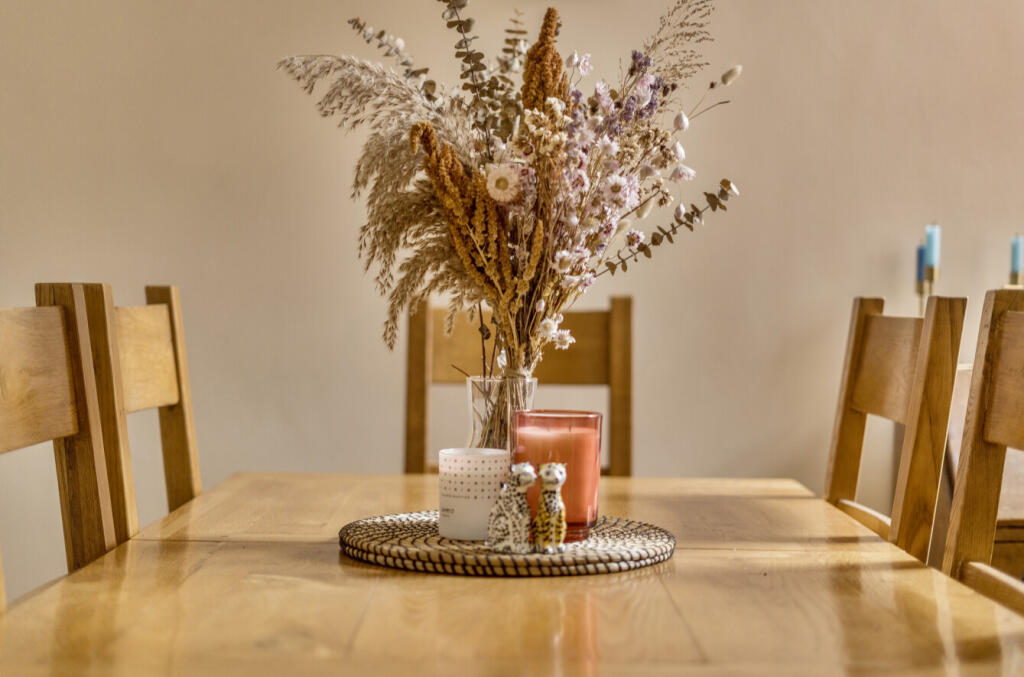 1353832-6-68c2f76...