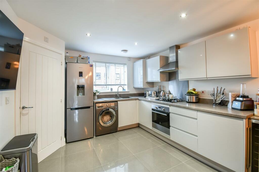 Kitchen / Dining
