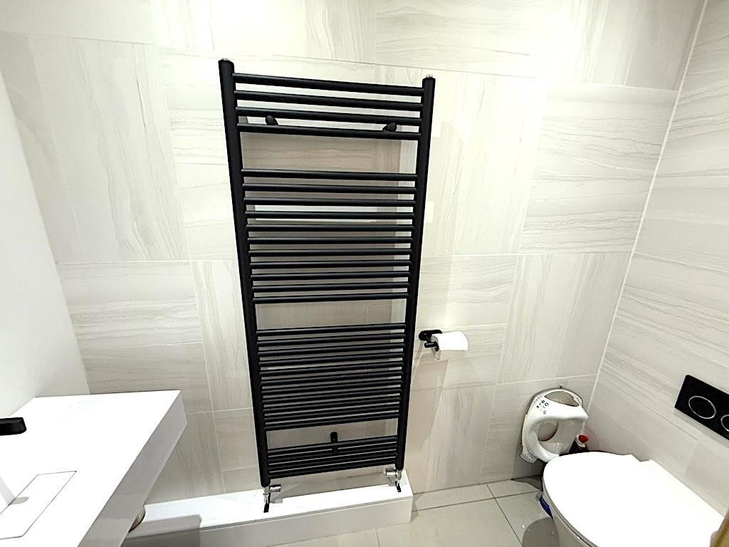 downstairs wc 2nd.jpg