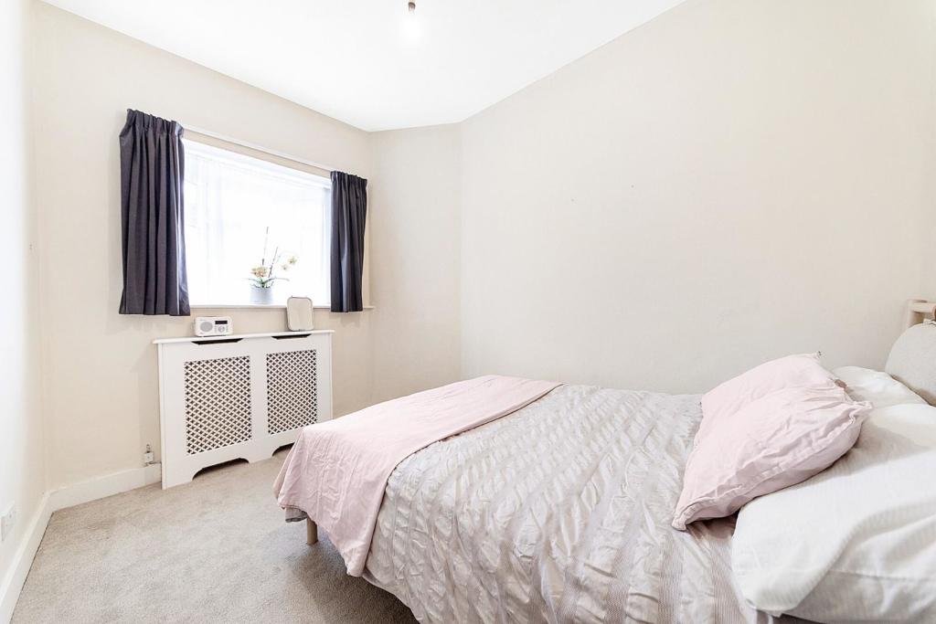 Bedroom Three.jpg
