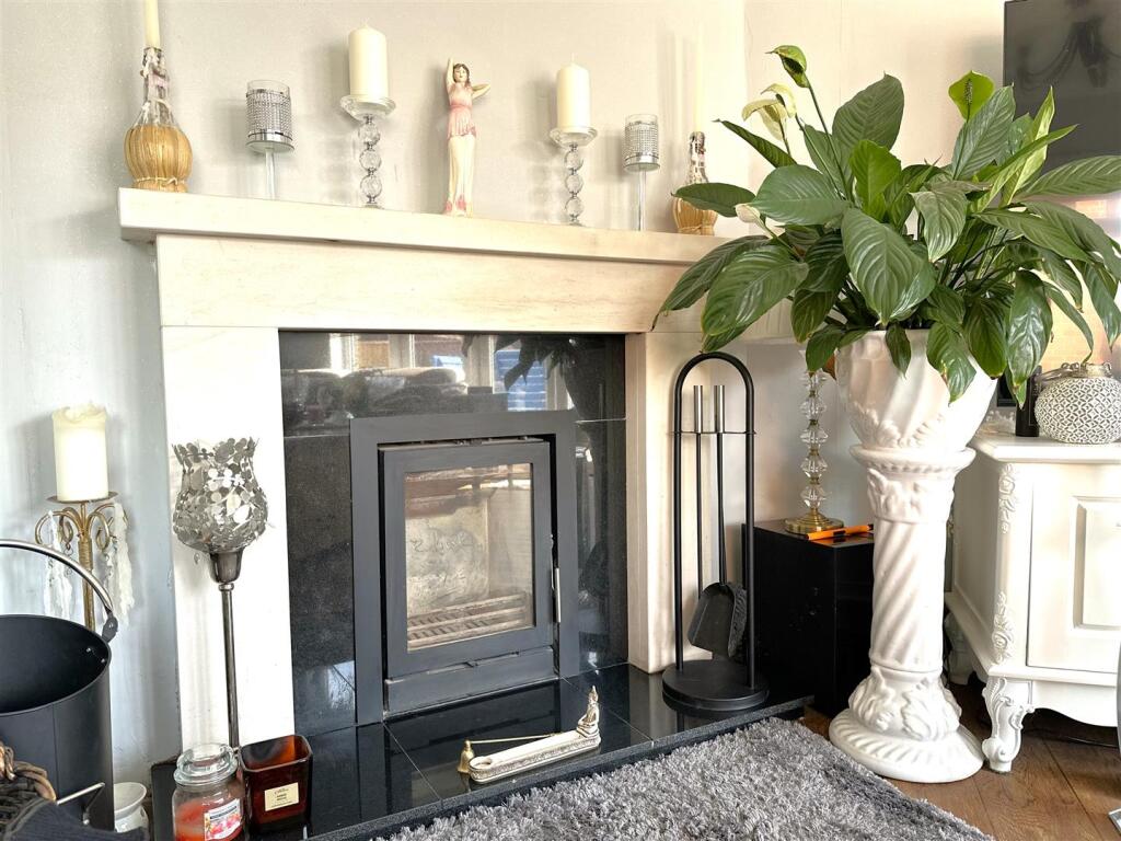 Feature Fireplace 342