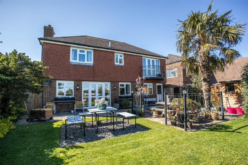 1 Meadow View Ext24.jpg