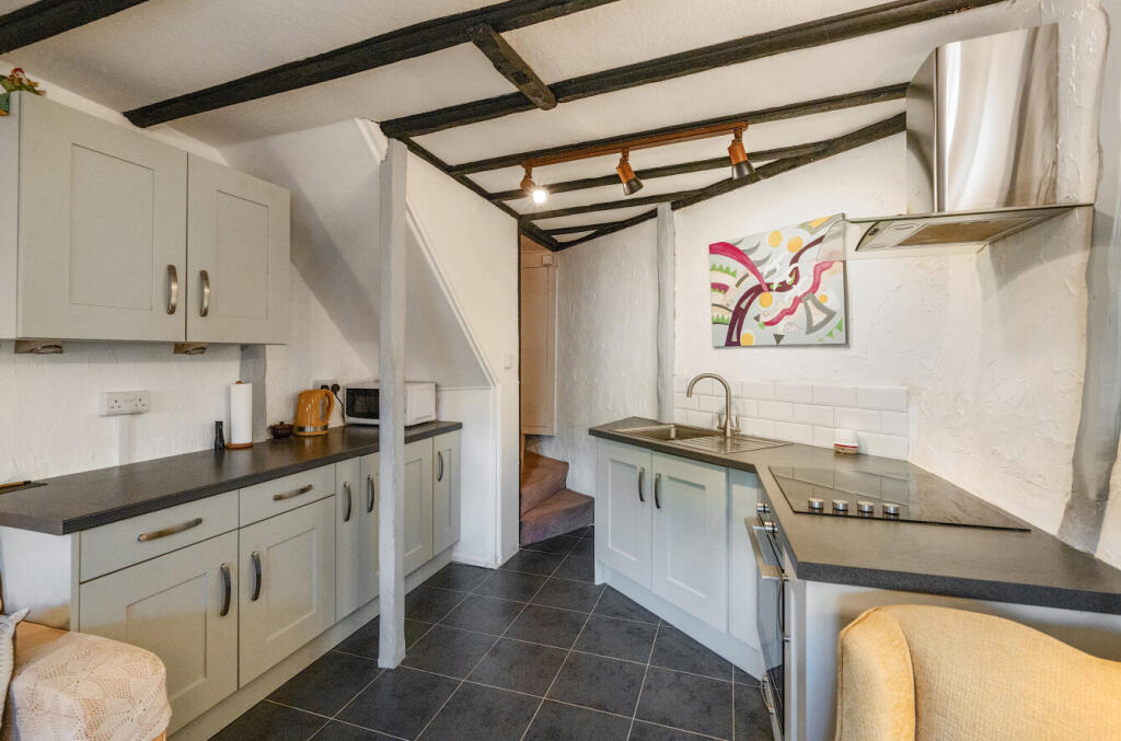 1349538-13-68bed8...