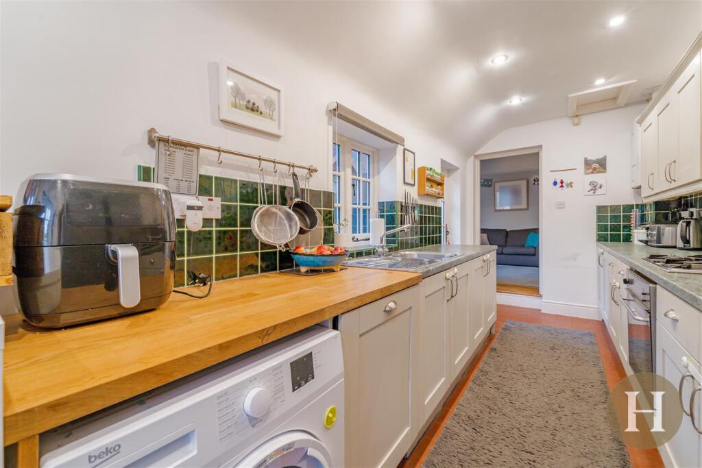 Hadleigh Estate Agents-12.jpg