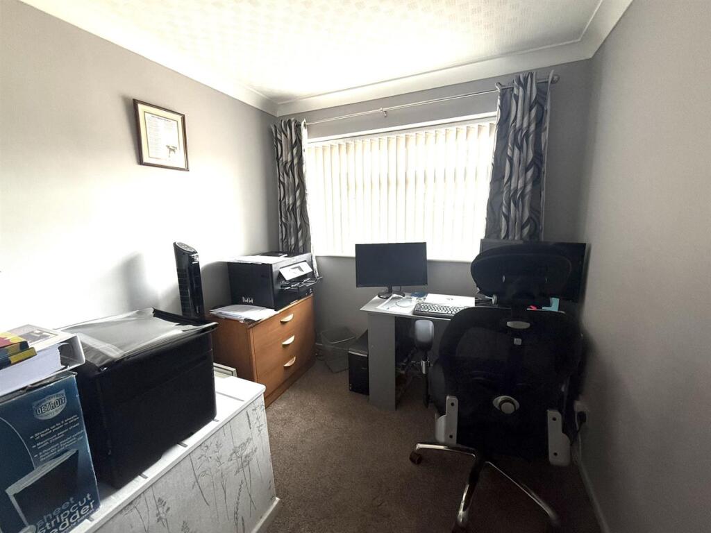 61 leahall lane bed room 3.jpg