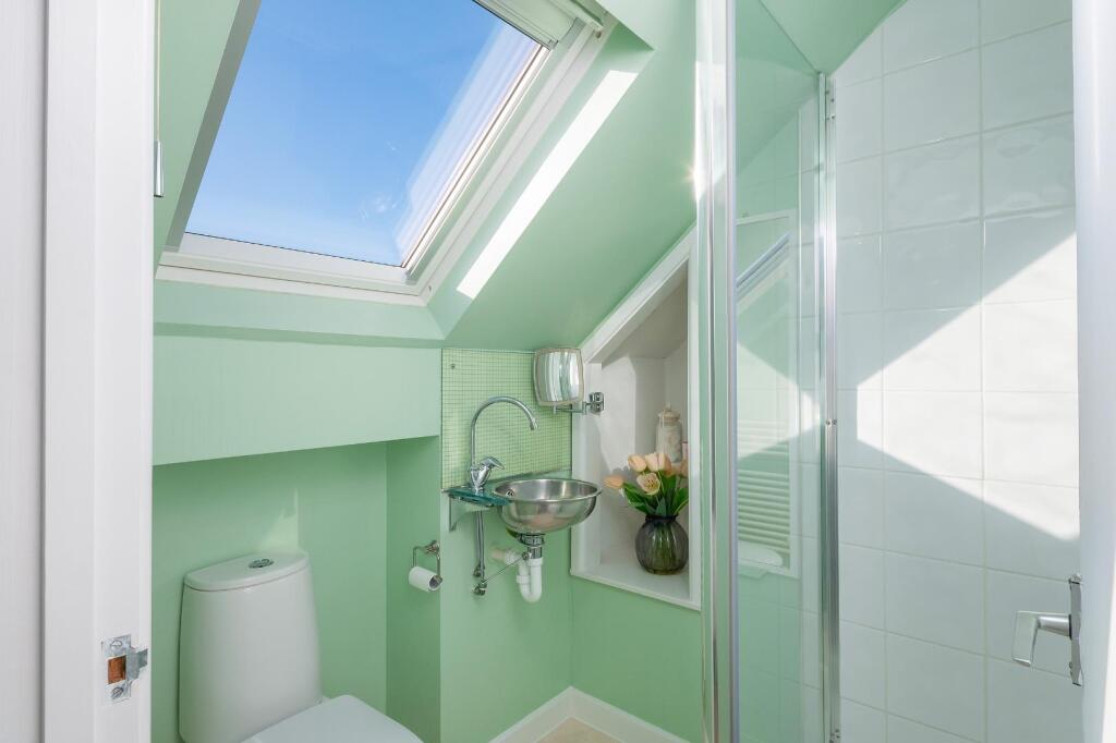 3B4RSV - Ensuite A.jpg