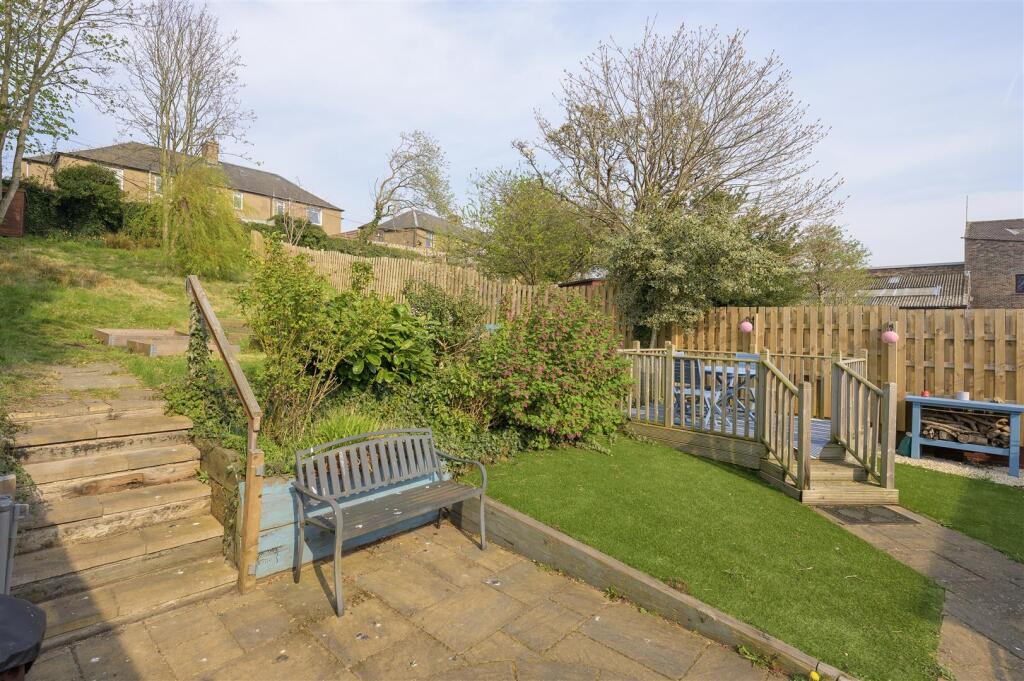 4 Preston Crescent 034.jpg