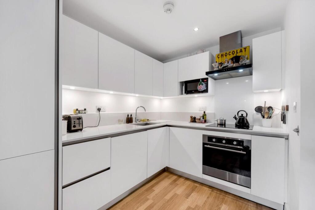 Nevill Road, London, N16