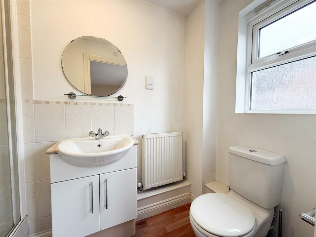 Ensuite - Bedroom 4