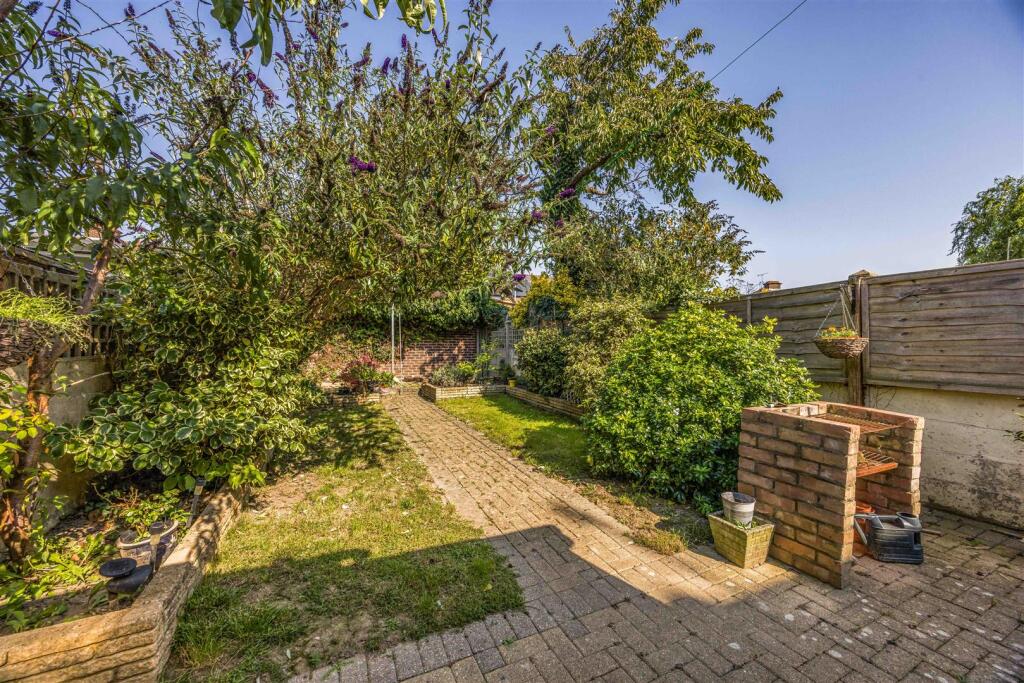 269 Highbury Grove, Cosham-Small-PorticoMarketing-