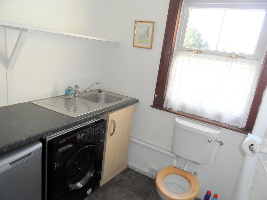 UTILITY/CLOAKROOM