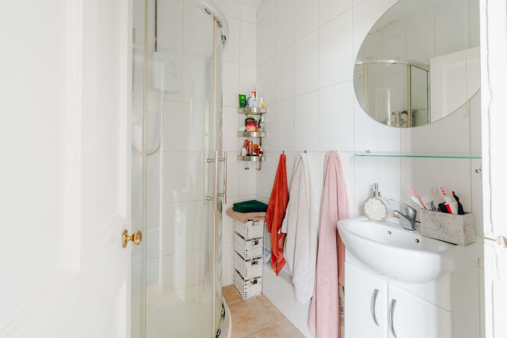 Top Floor Flat - Bathroom