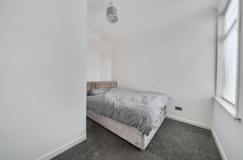 1369642-11-68f619...