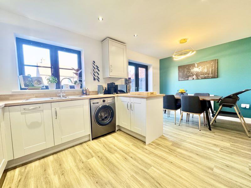 Kitchen diner