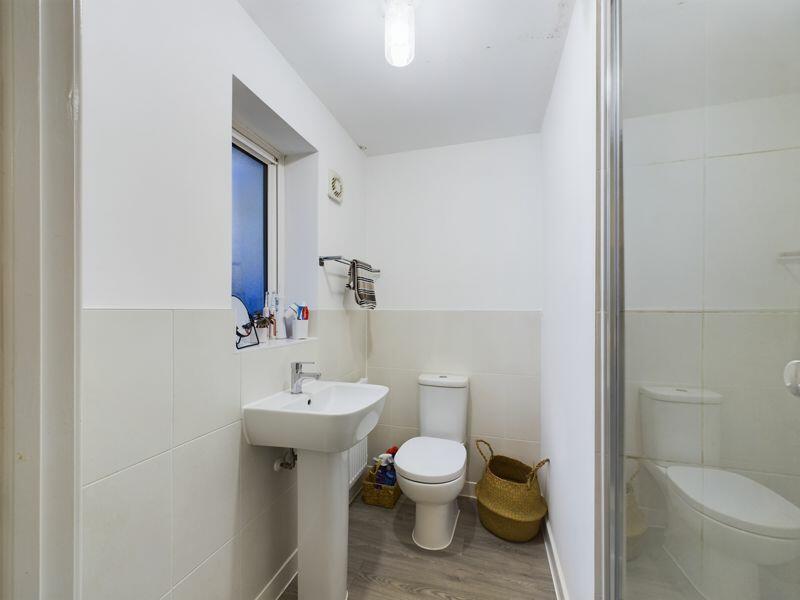 en-suite shower room