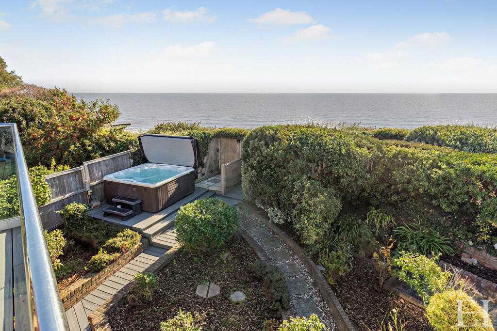 8664256-exteriorW...