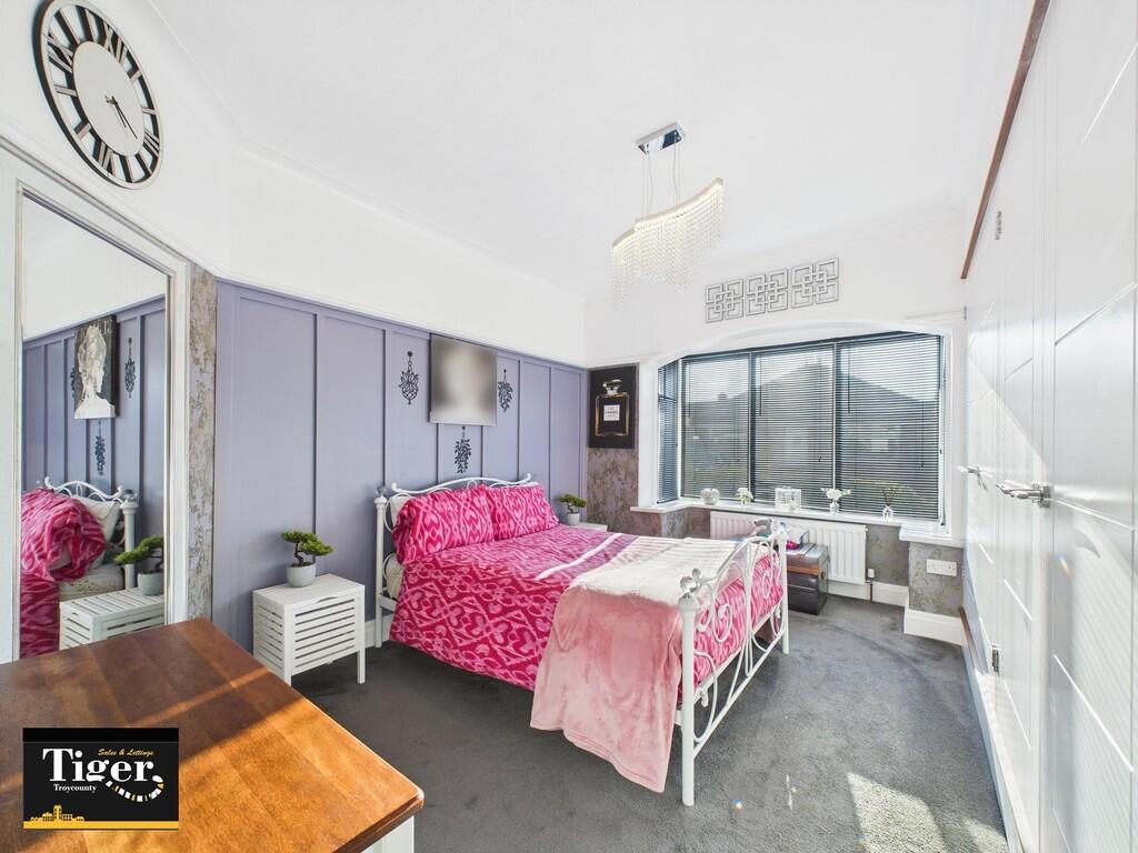 CAM02176G0-PR0514...