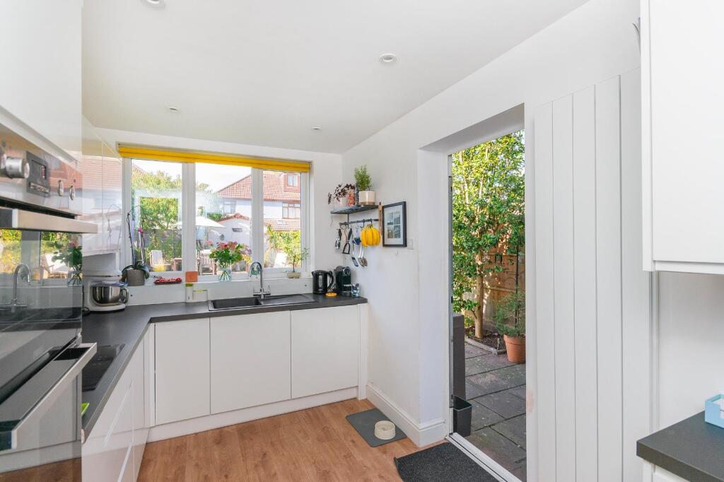 0B7RAN - Kitchen C.jpg