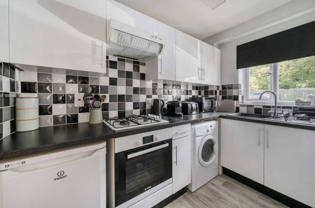 1302070-5-683d8e6...