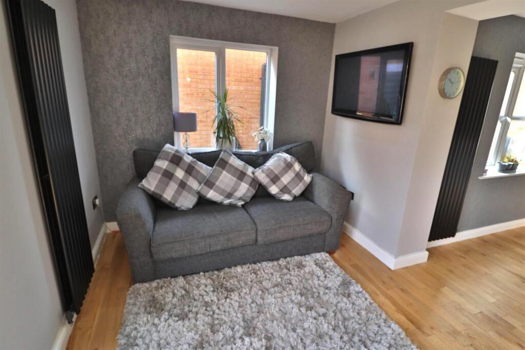 OPEN PLAN KITCHEN/DINING/FAMILY ROOM