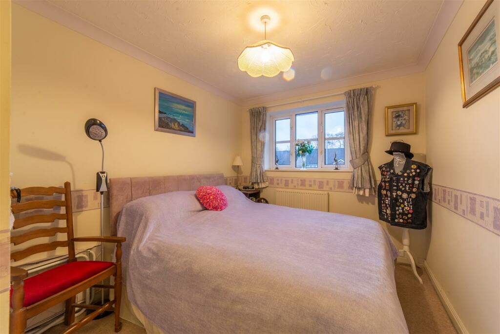 37 Birch Grove-3.jpg