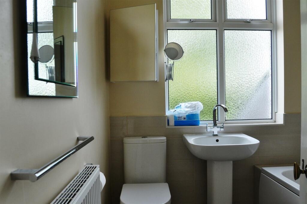 Bathroom.JPG