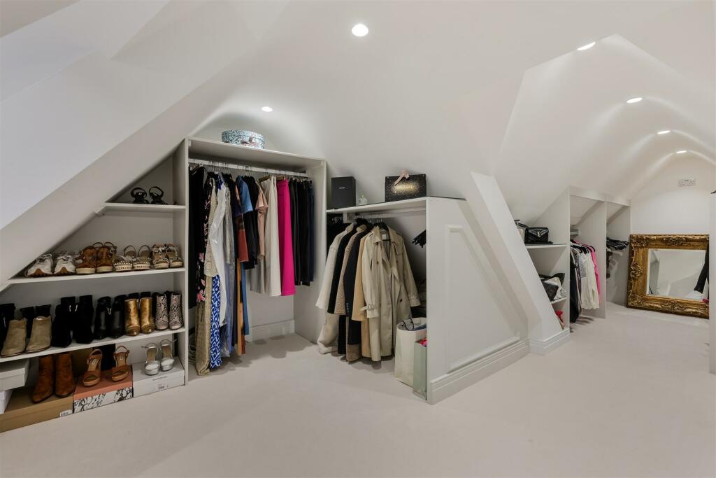 CUNLIFFE CLOSE, 1  (18).jpg