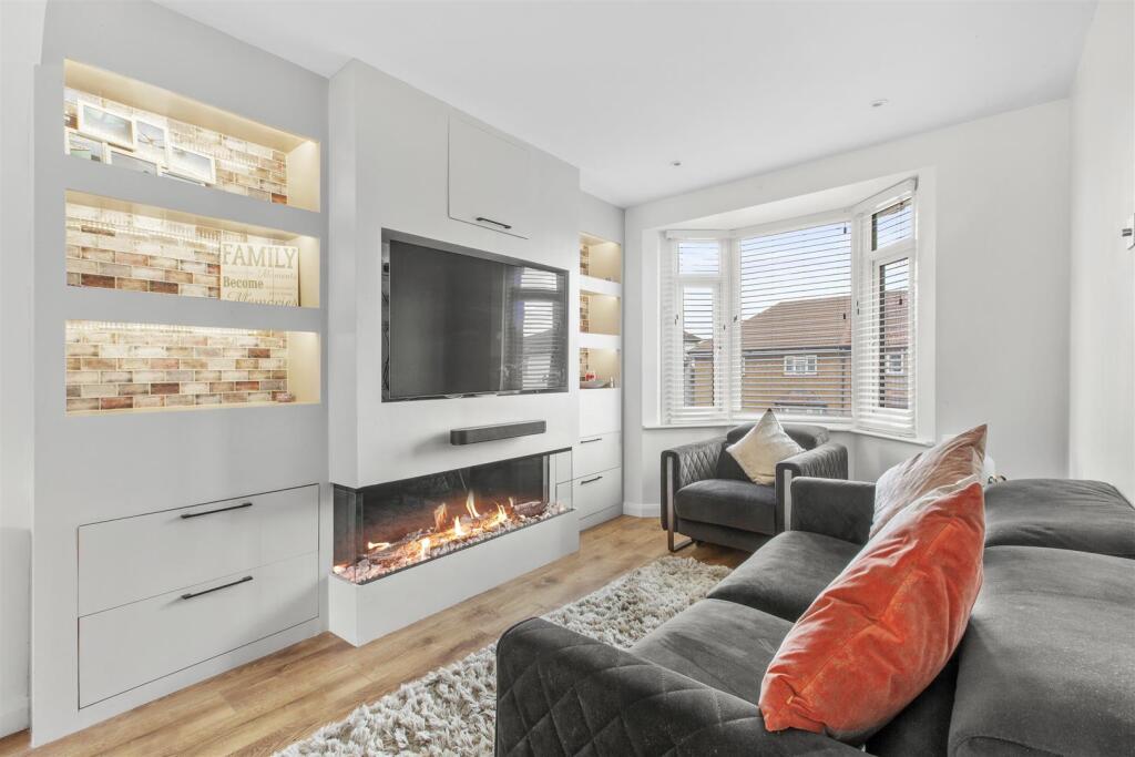 57 Plumer Road, HP11 2SR-6.jpg