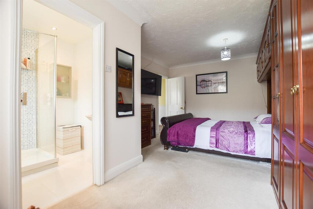 Principle Bedroom..jpg