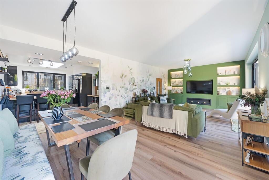 Lounge Dining Kitchen.jpg