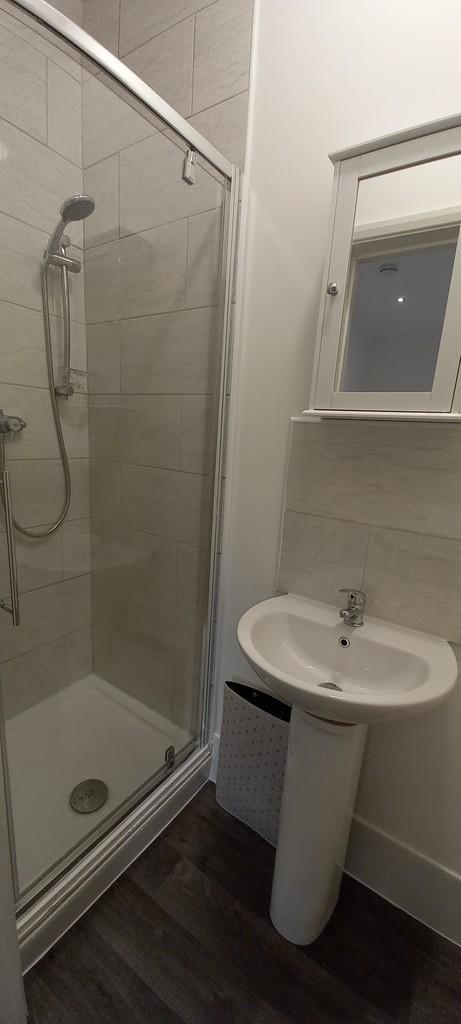 room 2 ensuite 