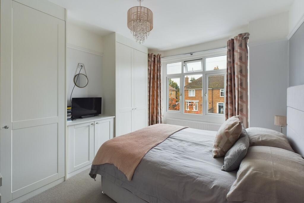 CAM02519G0-PR0189-STILL005